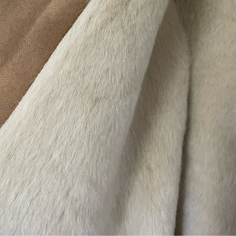 Vegan buckskin faux fur cascading sleeveless vest size small - Picture 8 of 12